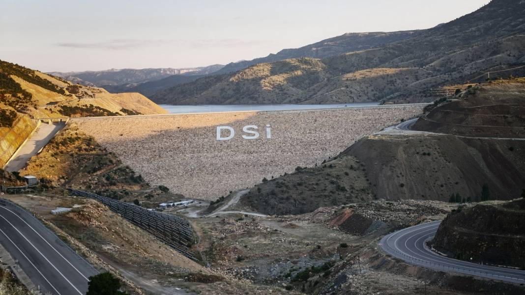 Bu baraj harıl harıl çalışıyor! Konya'ya içme, sulama suyu ve elektrik veriyor 3